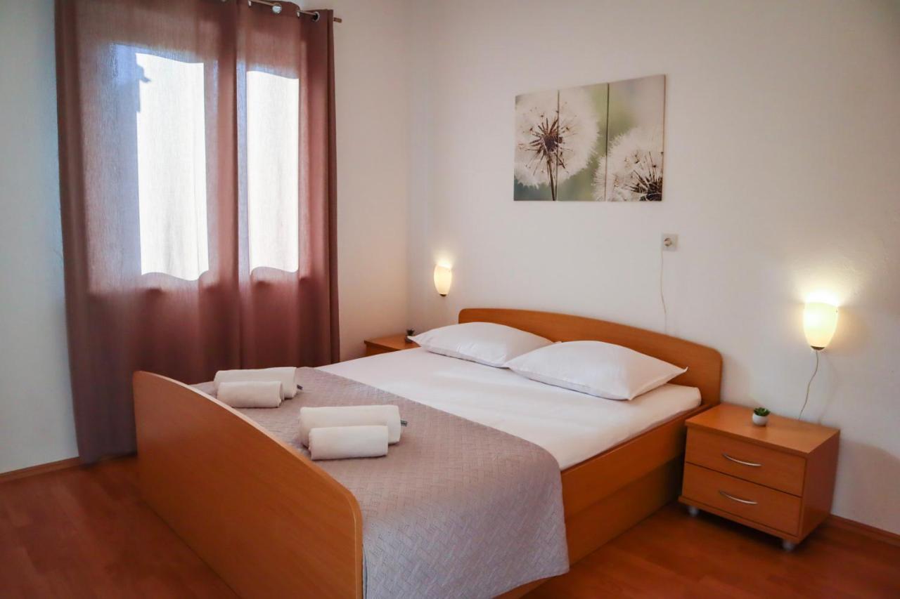 Apartment Nana Mija Pag Town